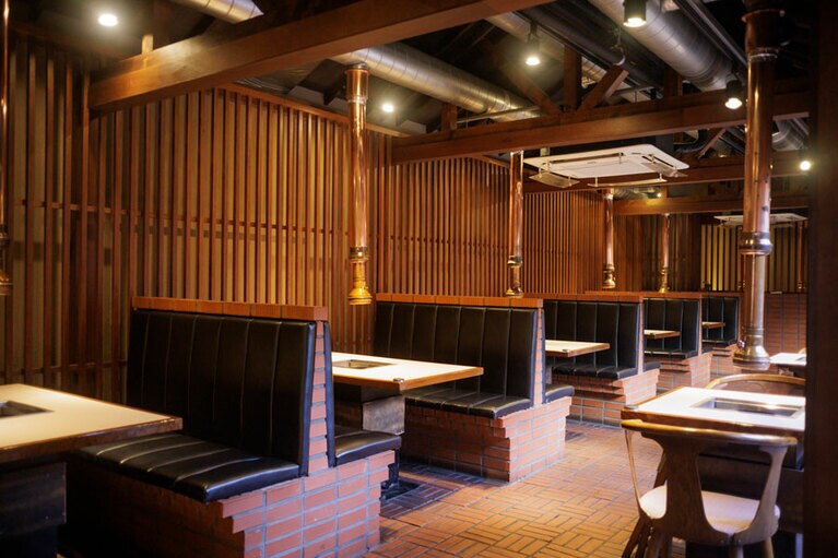 回廊のような開放感のある建物。