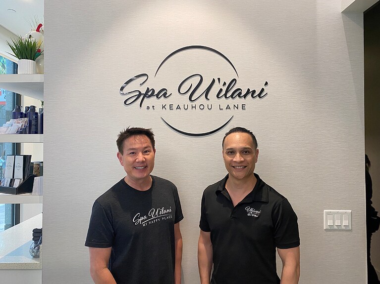 共同経営者のテイラーさん（右）とトラヴィスさん（左）。