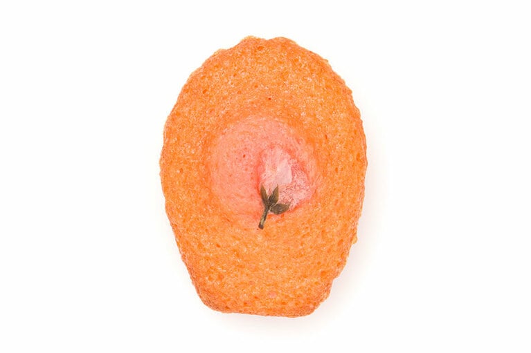 マドレーヌ サクラ 280円。販売期間：3月19日(金)～4月22日(木・予定)。販売店舗：国内直営全6店舗。