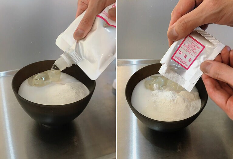 続いて、エクソソーム配合ジェル（左写真）と水素パウダー（右写真）を入れてーー。