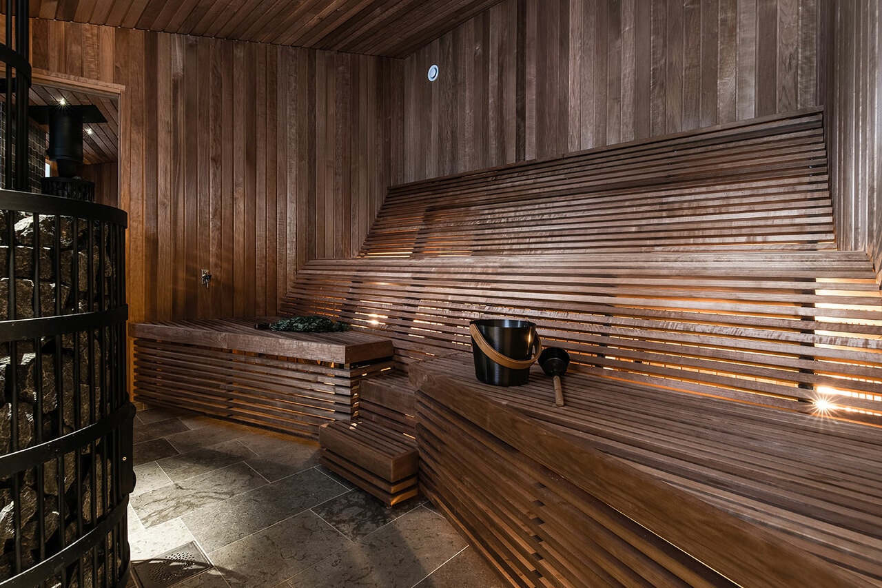 サウナで心身を整えたい。リサイクルペレットを使って室内を暖めている。©Small Luxury Hotels of the World