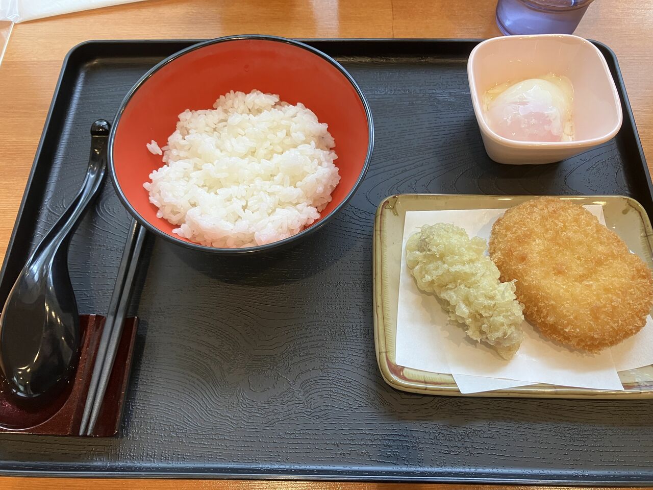 好きなトッピングで丼を作る作戦