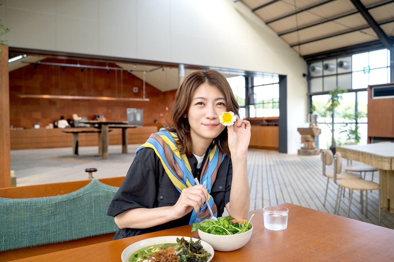 レストランのメニュー開発は、調布「マルタ」の元ヘッドシェフ・石松一樹氏。飲食ディレクションは世田谷「ローシュガーロースト」小田政志氏が担当している。
