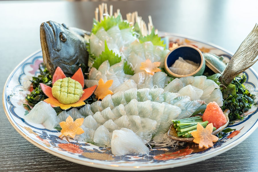 笠戸島大城温泉の名物・笠戸ひらめ。