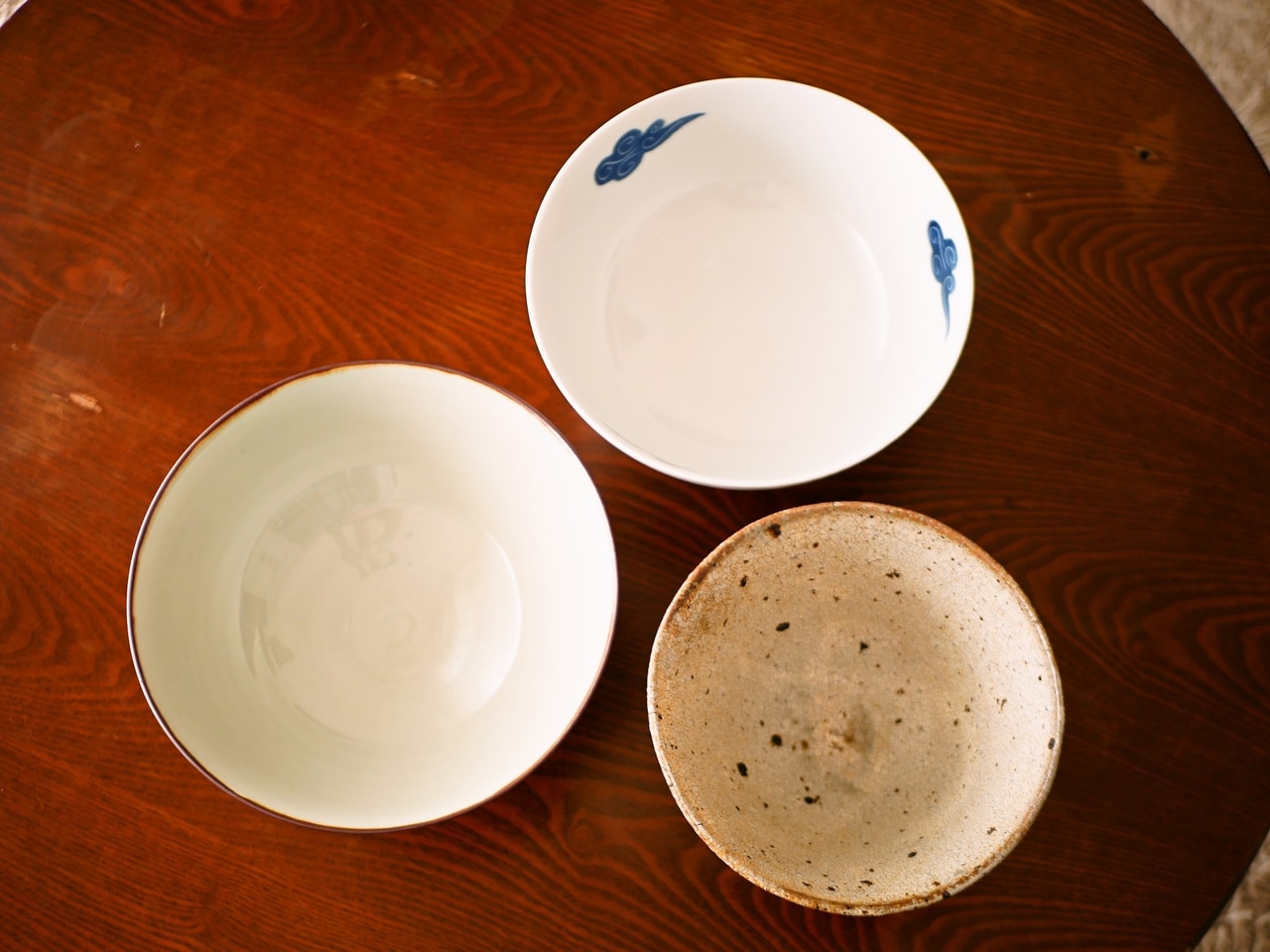 左の2つが17センチのうつわで、右下が15センチのうつわ。