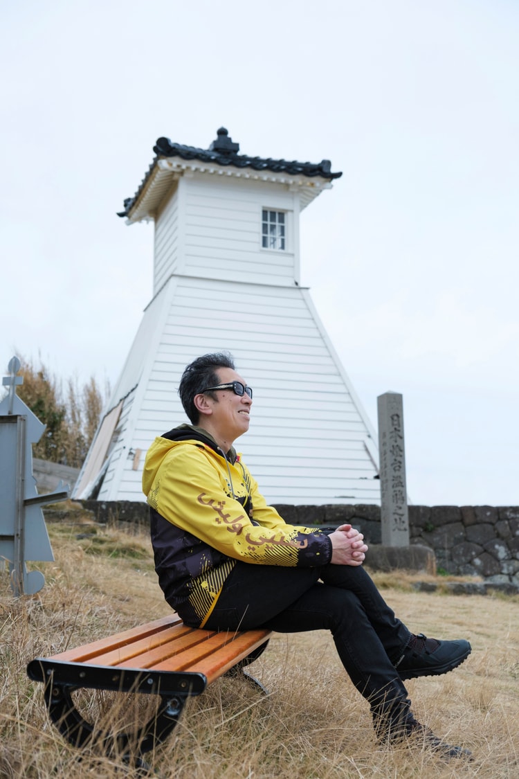 灯台から見えた能登の今。馳星周が語る、美しいフレネルレンズと、日本 灯台から見えた能登の今。馳星周が語る、美しいフレネルレンズと、日本