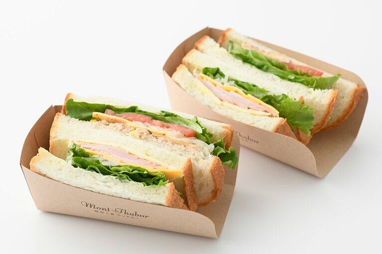 ツナ＆ハムチーズ 各319円。