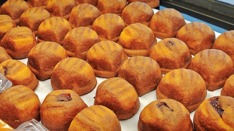 見た目からは想像できない、変化に富んだ食感を楽しめます。