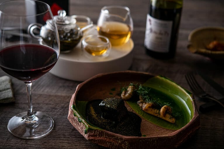 レストラン「HANARÉ」のお料理。ほかでは決して味わえない特別な美味を堪能できます。