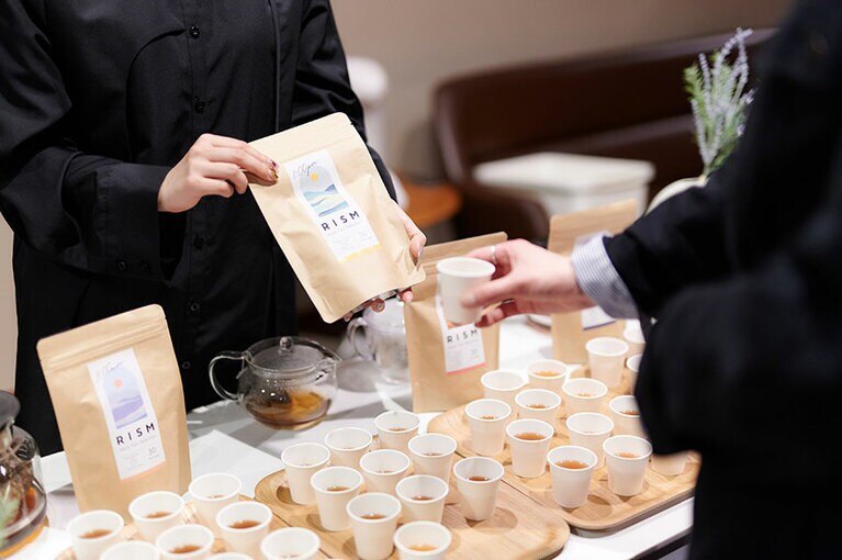 リズム/RISM ハーブティーセレクション 全4種（ルイボスチャイティー、ウーロンブレンドティー、カカオスウィートティー、ビューティーベリーズティー）1袋30包入り 各3,024円。