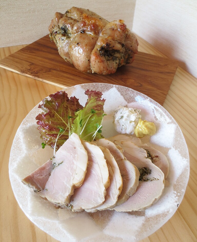 「豚のハーブロースト」1皿400円。