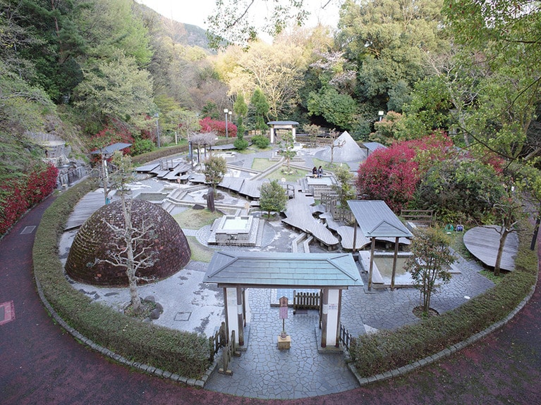 「独歩の湯」では、足湯巡りを楽しみたい。