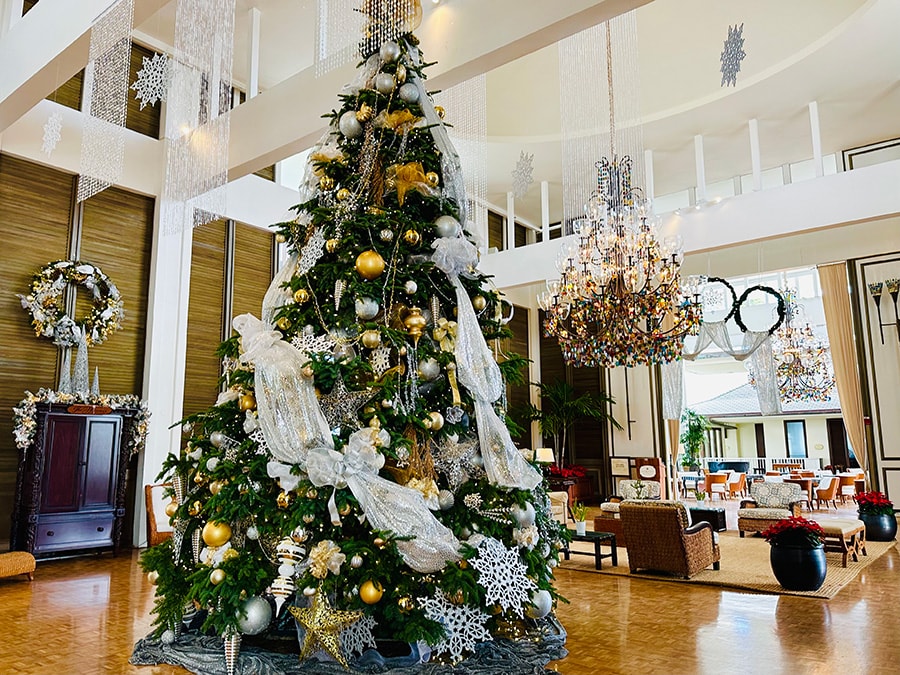 「ザ・カハラ・ホテル＆リゾート」のクリスマスツリー。