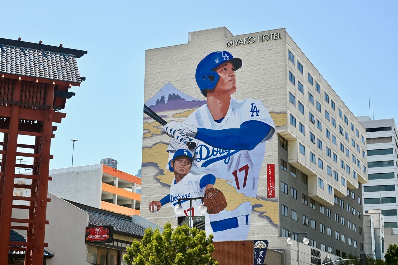 都ホテルの壁には二刀流の大谷選手の大きな壁画が！