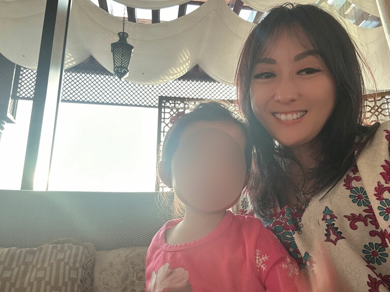 娘さんと（本人提供）