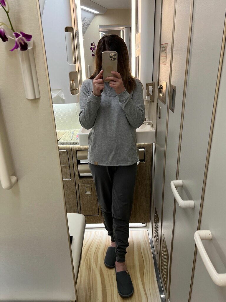 着るとこんな感じ。近所ならそのまま外出できそうだ。