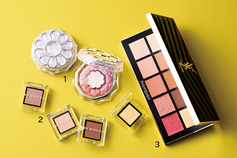 1：ジルスチュアート　ブルームクチュール アイズ　タイムレスグロウ(左から：15、16) 全2種 各6,380円／ジルスチュアート　ビューティ(限定発売) 
2：アディクション　ザ アイシャドウ(左から：031P、110P、103M、114C) 全12種 各2,200円／ADDICTION BEAUTY (一部限定発売) 
3：イヴ・サンローラン クチュール カラー クラッチ 5　13,860円／イヴ・サンローラン・ボーテ(数量限定発売)