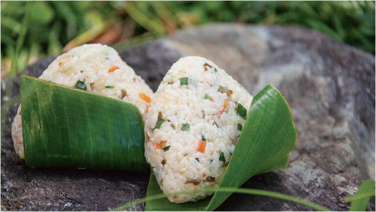 hakobune食堂によるおにぎりはいくつでも食べてしまいそう。