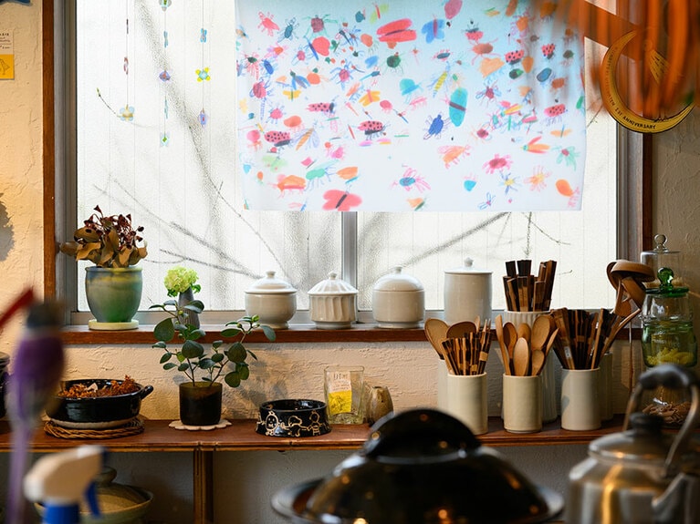 窓辺の飾りがまたかわいらしい。