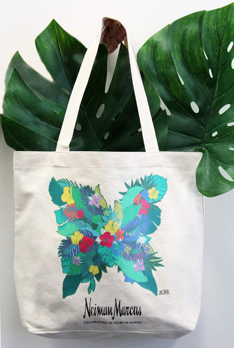 ナチュラルなキャンバス素材のトートバッグは、2018年9月13日(木)から15日(土)までの期間中、該当定価商品を250ドル以上購入するとプレゼントされる。