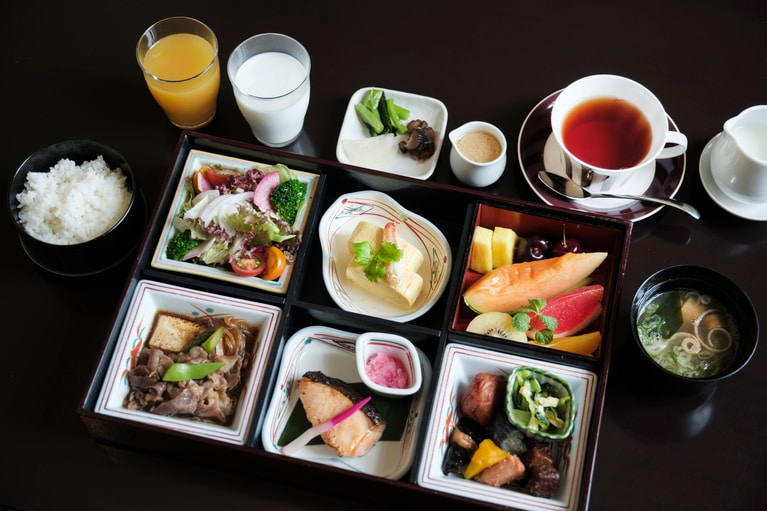 彩り豊かな松花堂弁当。