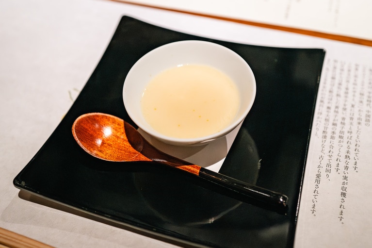 だしが主役の茶碗蒸し。※メニューは季節によって異なります。