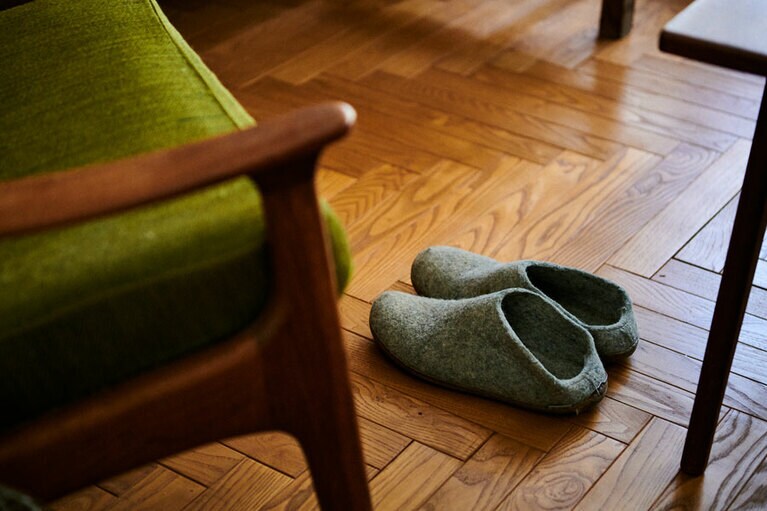 スリップ・オン(レザーソール) 13,200円／GLERUPS(グレーラップ)