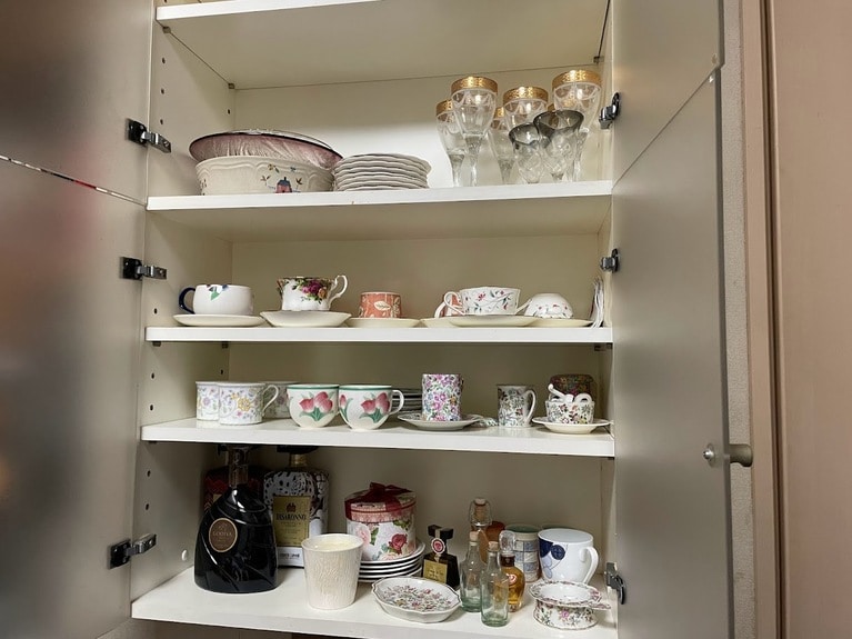 断捨離を経た、現在の食器棚。今もすっきり！