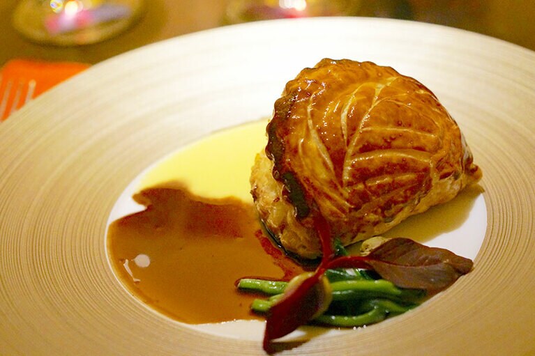 「車海老と豚のショーソン」。