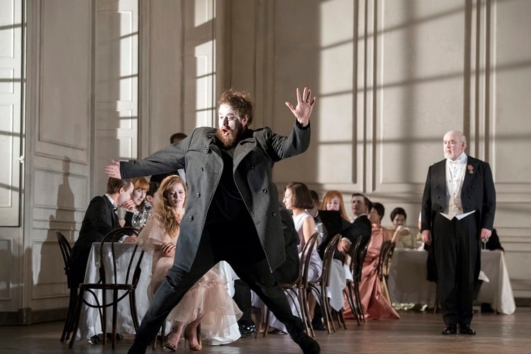 7月上映予定の「METライブビューイング2021-22」第10作『ハムレット』。©Richard Hubert Smith／Glyndebourne Festival