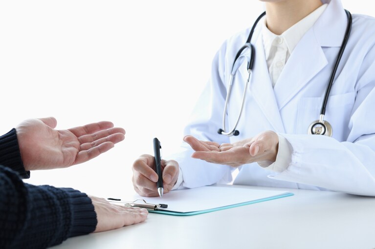 【40代～50代の場合】健康診断で注意すべき項目は、「高血圧」「脂質異常症」「高尿酸血症」「糖尿病」などに関わる数値になります。©takasu/イメージマート