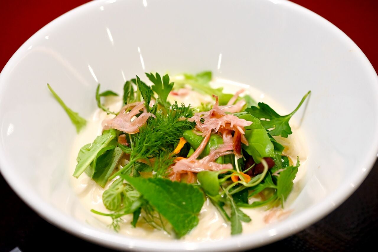 能登の食材を結集させた「牡蛎そば」