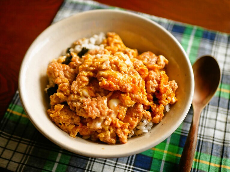 鶏ひき肉の親子丼。