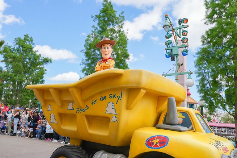 おなじみ『トイ・ストーリー』のウッディの姿も。