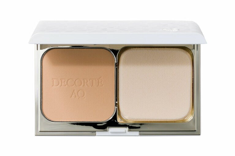AQ スキン フォルミング パウダーファンデーション SPF23・PA++ 全7色 11,000円(セット価格)／コスメデコルテ