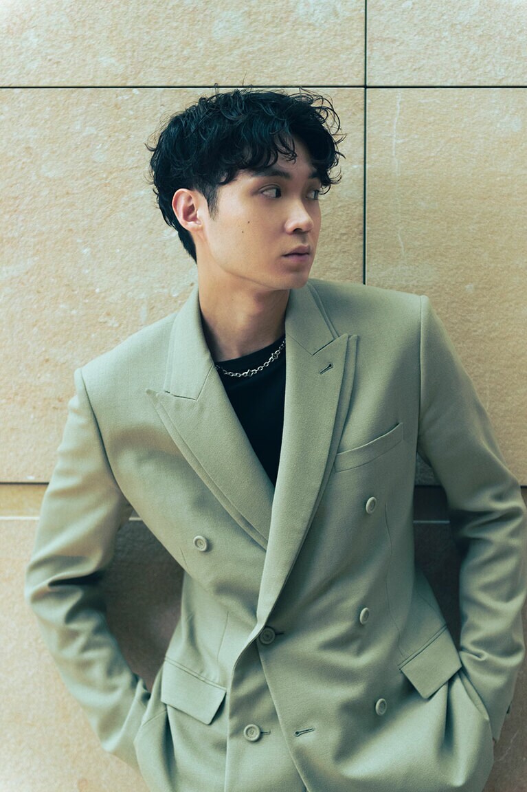 映画『最後まで行く』に出演する磯村勇斗さん。