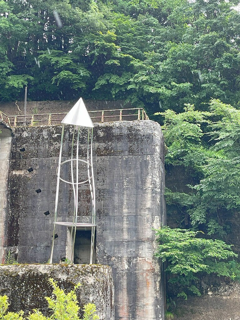 ニキータ・カダン《別の場所から来た物》2024