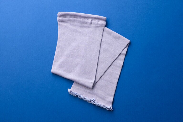 美容師さんが考えた髪のためのシルクMoonナイトキャップ 2,750円／ハホニコ ハッピーライフ