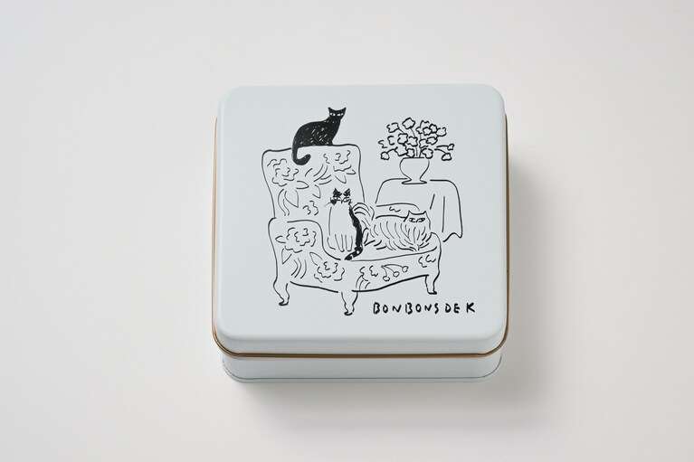 BONBONS DE K／【猫ちゃん好きの方へのギフトにも】La boîte à bonheur -chat mignons- グルテンフリークッキー缶 4,500円。