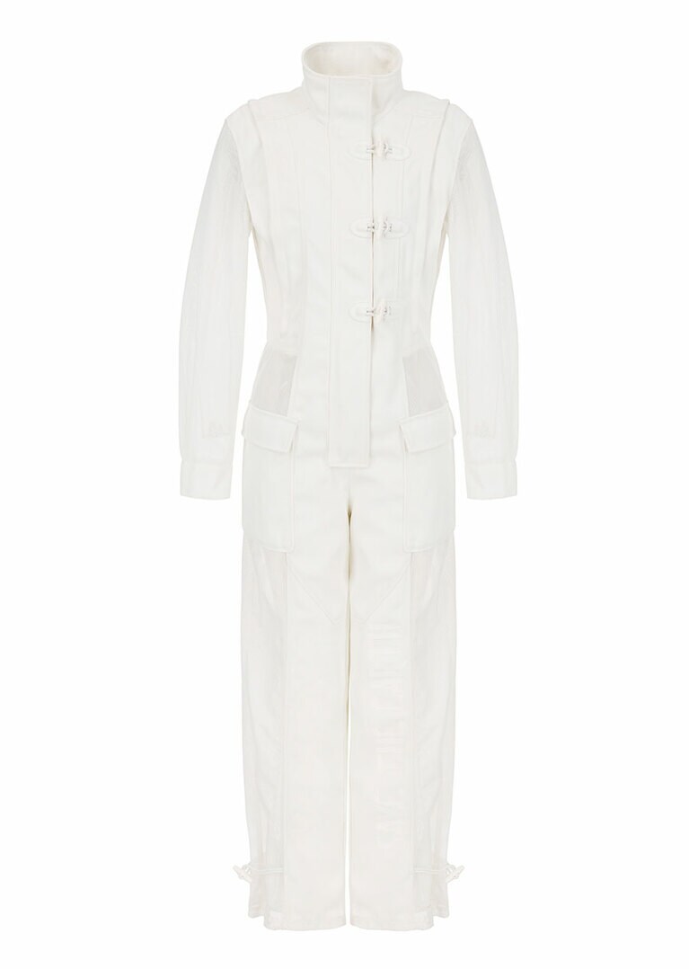 ジャンプスーツ 209,000円。