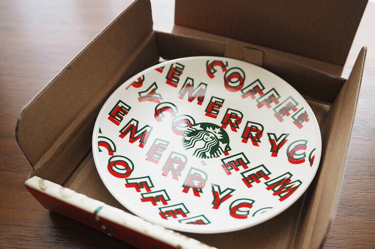 丸小皿はこちらのデザインを選びました。