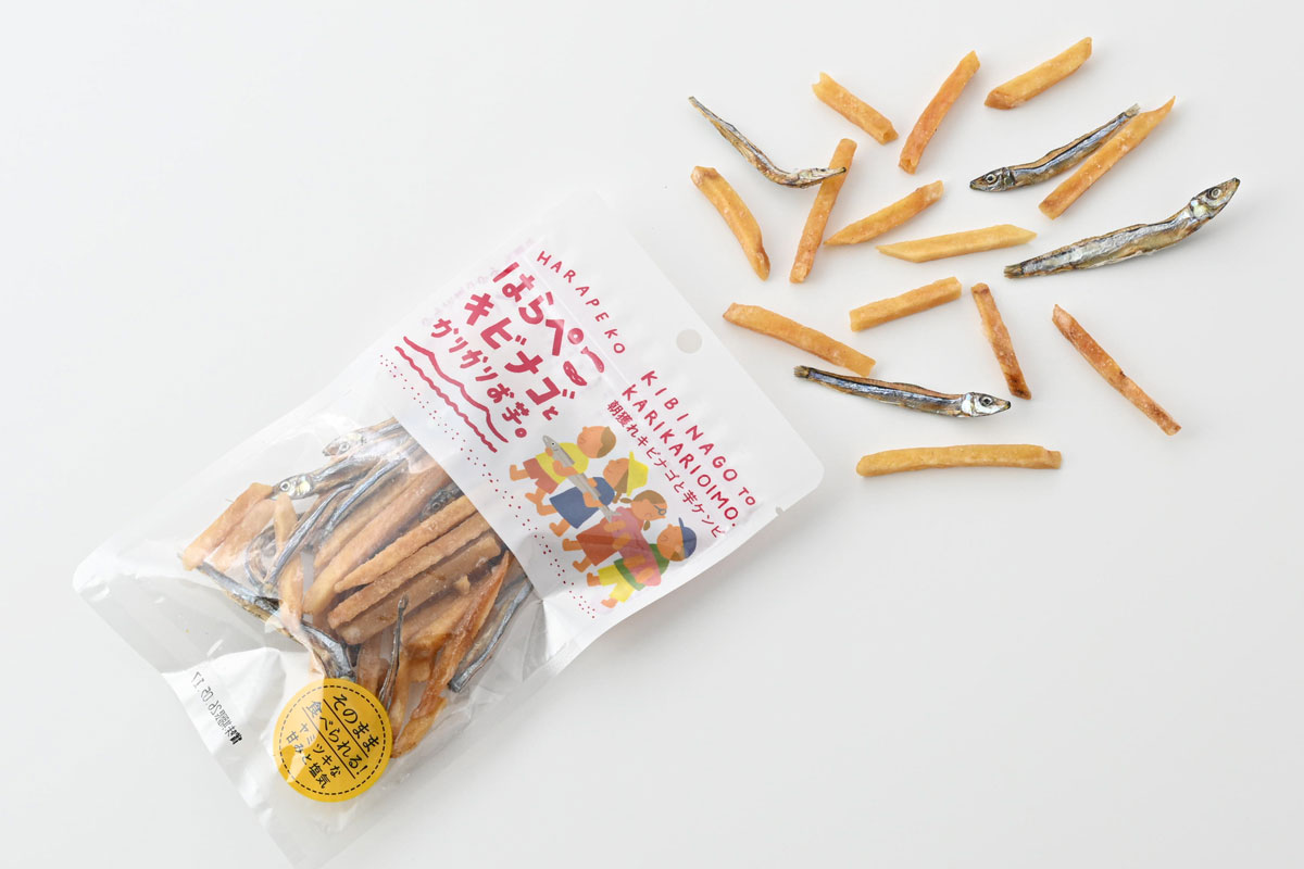 はらぺこキビナゴとかりかりお芋。 40g 432円／下園薩男商店 イワシビル