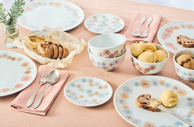 有田焼き×ポール&ジョー　コラボ　皿　セット ポール & ジョーが有田焼とコラボ！ 菊柄＆あのアイドル猫柄の器も登場♡