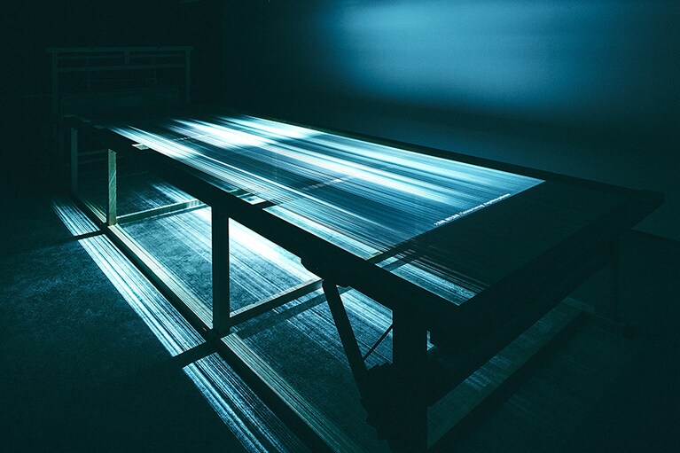 投影作品は、京都在住のビジュアルクリエーター高谷史郎氏によるもの。