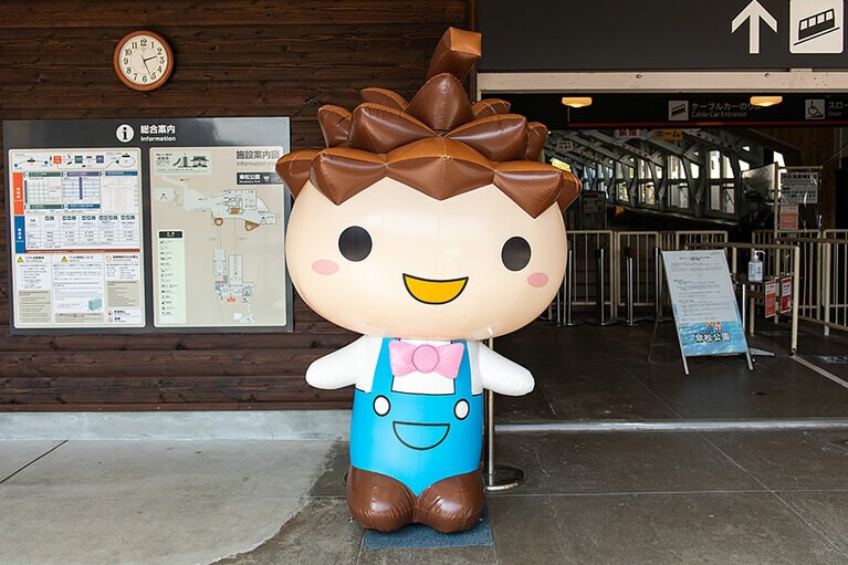 リフト乗り場ではマスコットキャラクターの「かさぼう」がお出迎え。