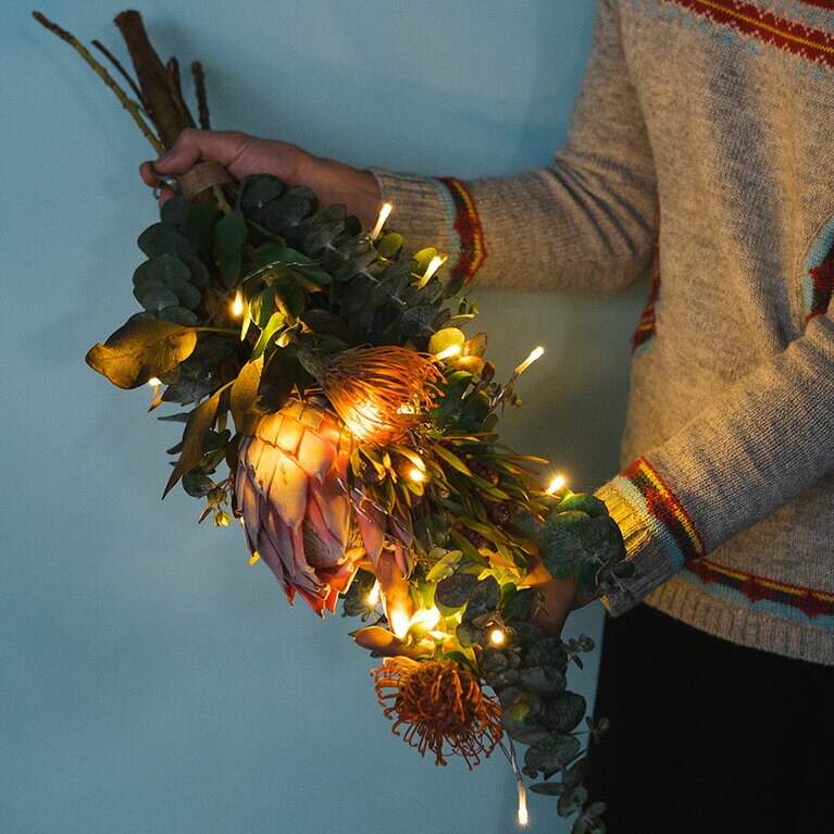 シングルカラーのシンプルなLED、カラフルなカラーリングのものでもOK。