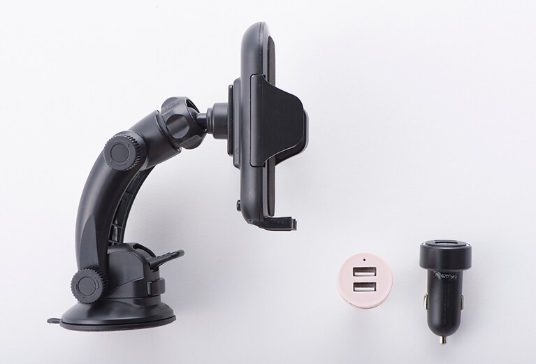 海外でも安心して運転できるドライブ用スマホホルダー。