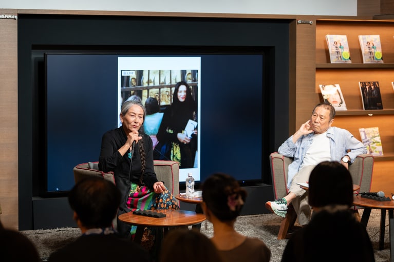 代官山 蔦屋書店で行われた浅野順子さんと近田春夫さんトークイベントにて。
