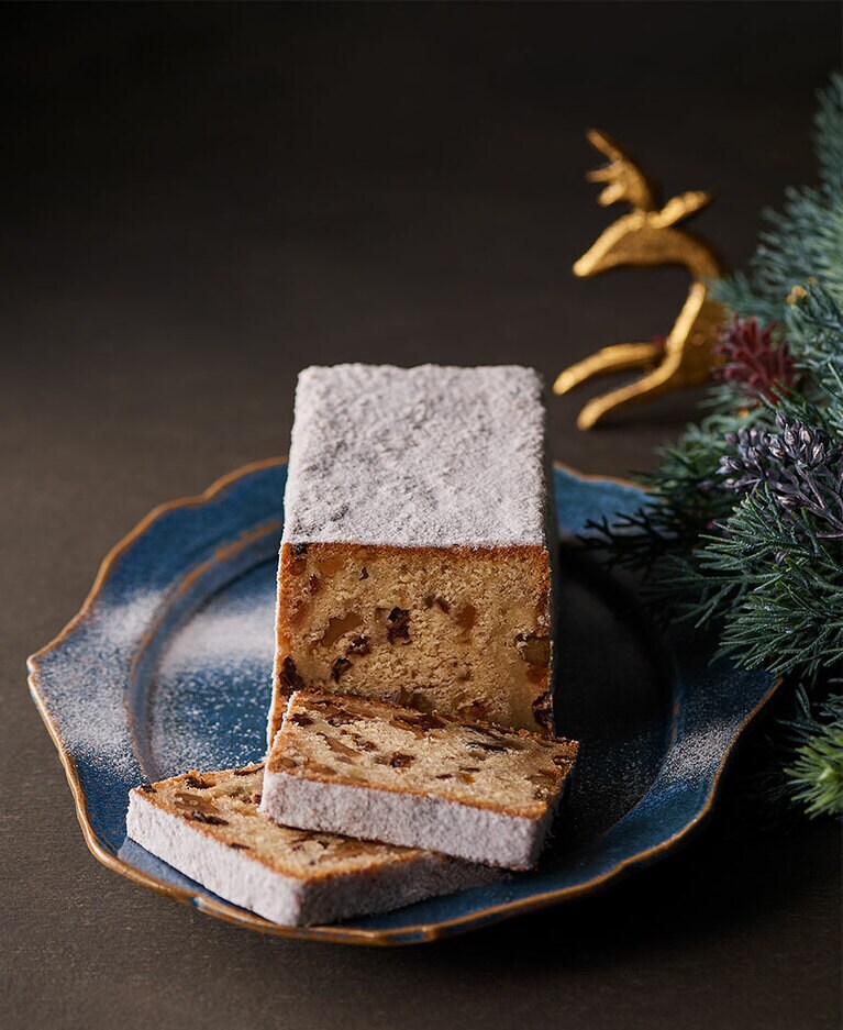 ザ・キャピトルホテル 東急「シュトーレン」(限定400個 17cm×8cm／4,536円)。