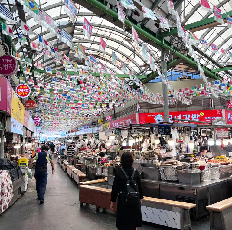 鍾路 広蔵市場で朝ごはん。